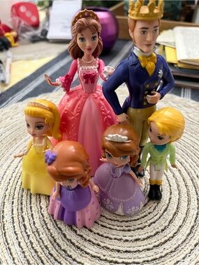 Disney Sofia the First Royal Family Giftset